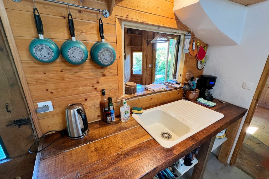 cuisine rustique cabane a thy